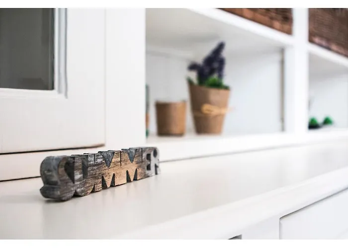 Lemon Tree Apartment Split